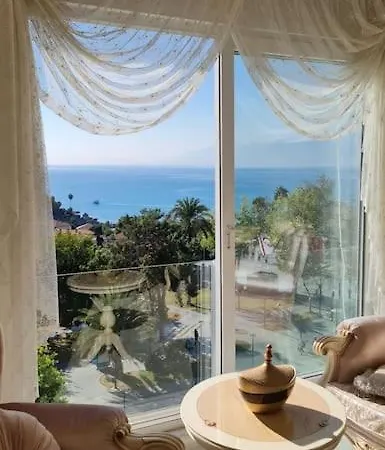 Apartamento Deniz Manzarali Jakuzili Kral Dairesi Antália