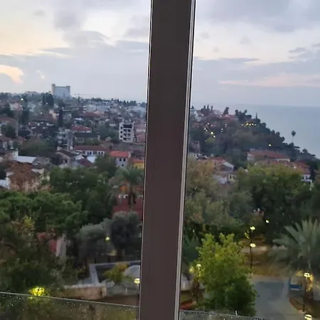 Deniz Manzarali Jakuzili Kral Dairesi Apartmán *